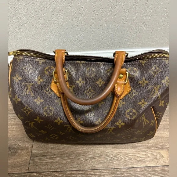 Louis Vuitton Speedy 30 Bag - Picture 3 of 10